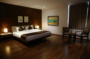 Гостиница Five Petals Hotels & Banquets  Ахмедабад
